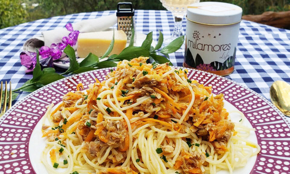 Pasta larga con atún, maridada con Milamores