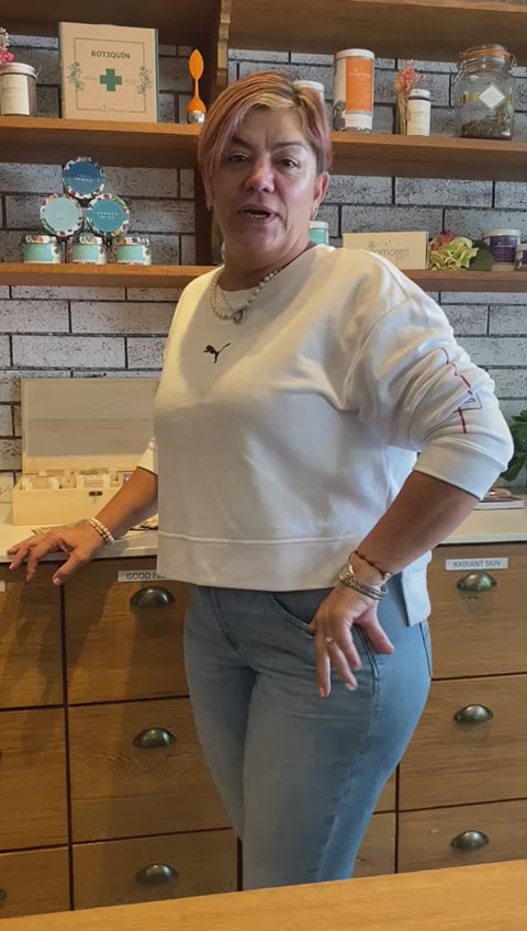 Dora López nos cuenta en este video como en menos de tres meses ha logrado bajar 7 kilos de manera 100% natural con la infusión PerfectBody lo que la tiene muy feliz y esa felicidad es sin duda alguna nuestra mayor motivación.